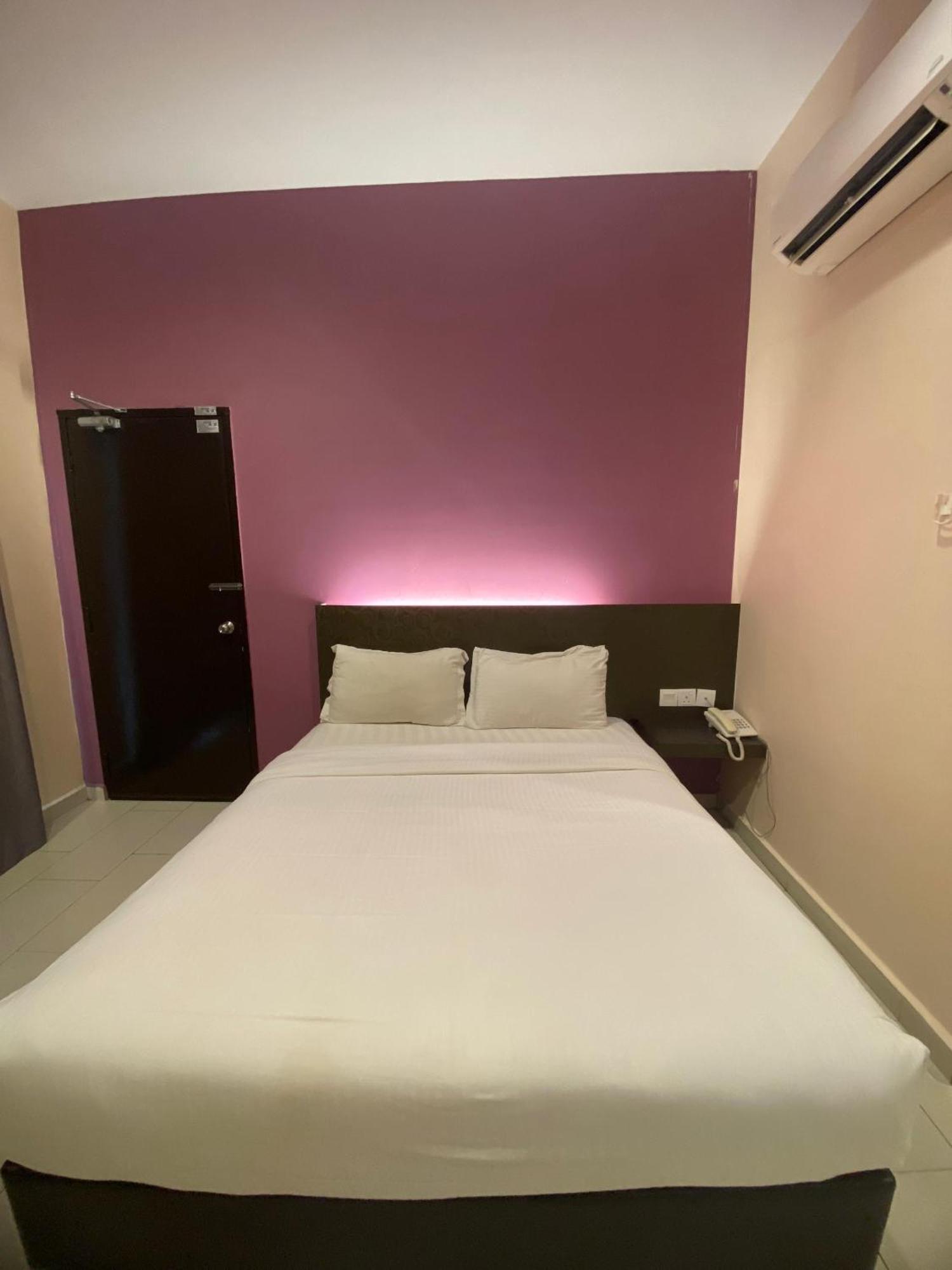 Hotel Mirage Pd Порт-Диксон Экстерьер фото